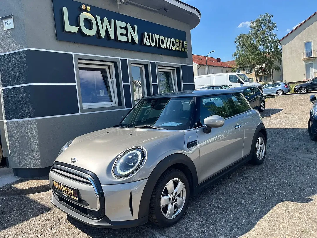 MINI Cooper Essential Trim - Afbeelding 1