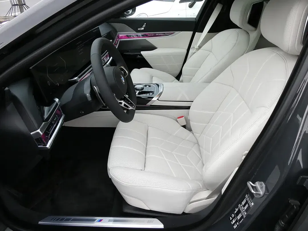 BMW 740 - Thumbnail 12