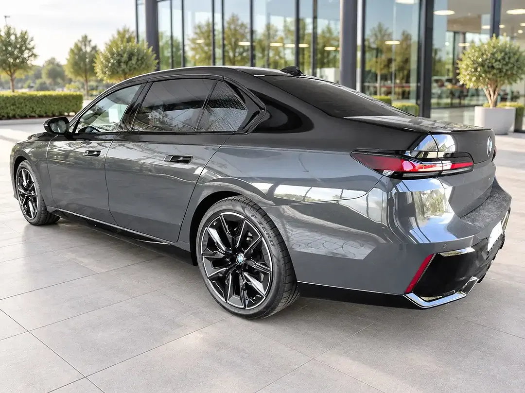BMW 740 - Thumbnail 3