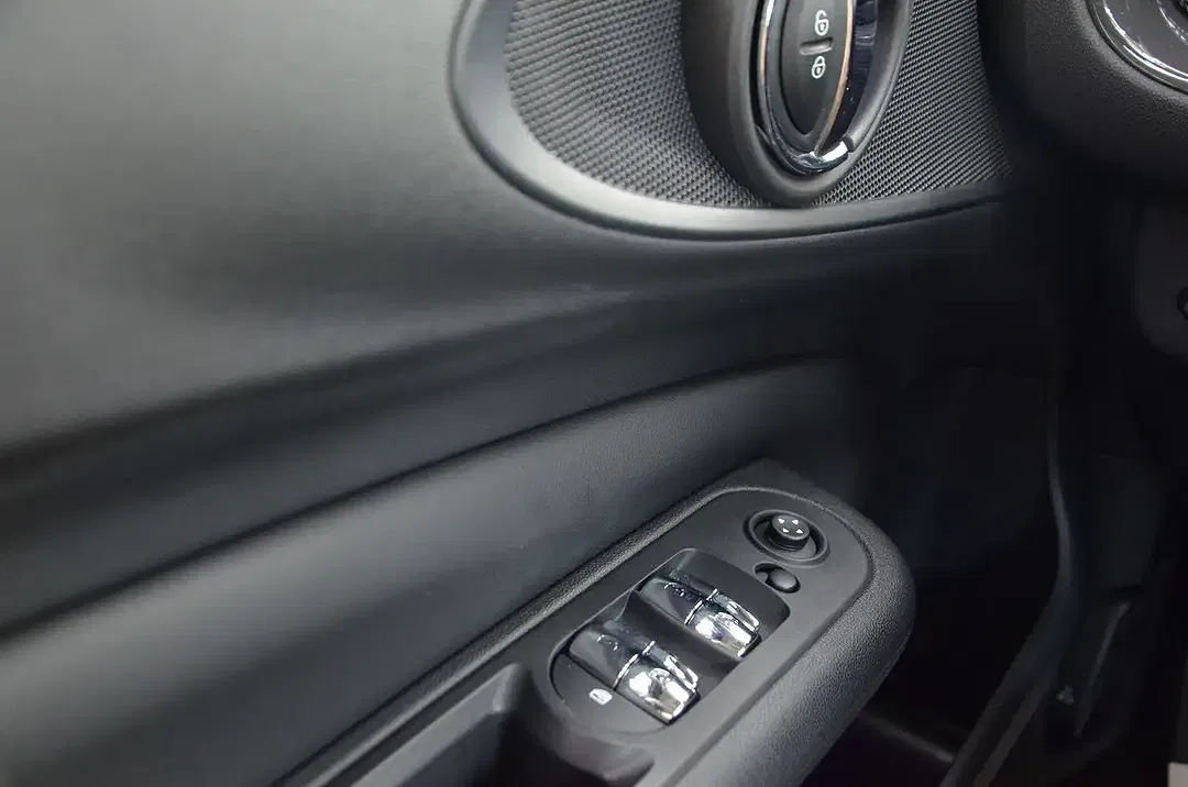 MINI Cooper Clubman AUT - Thumbnail 11