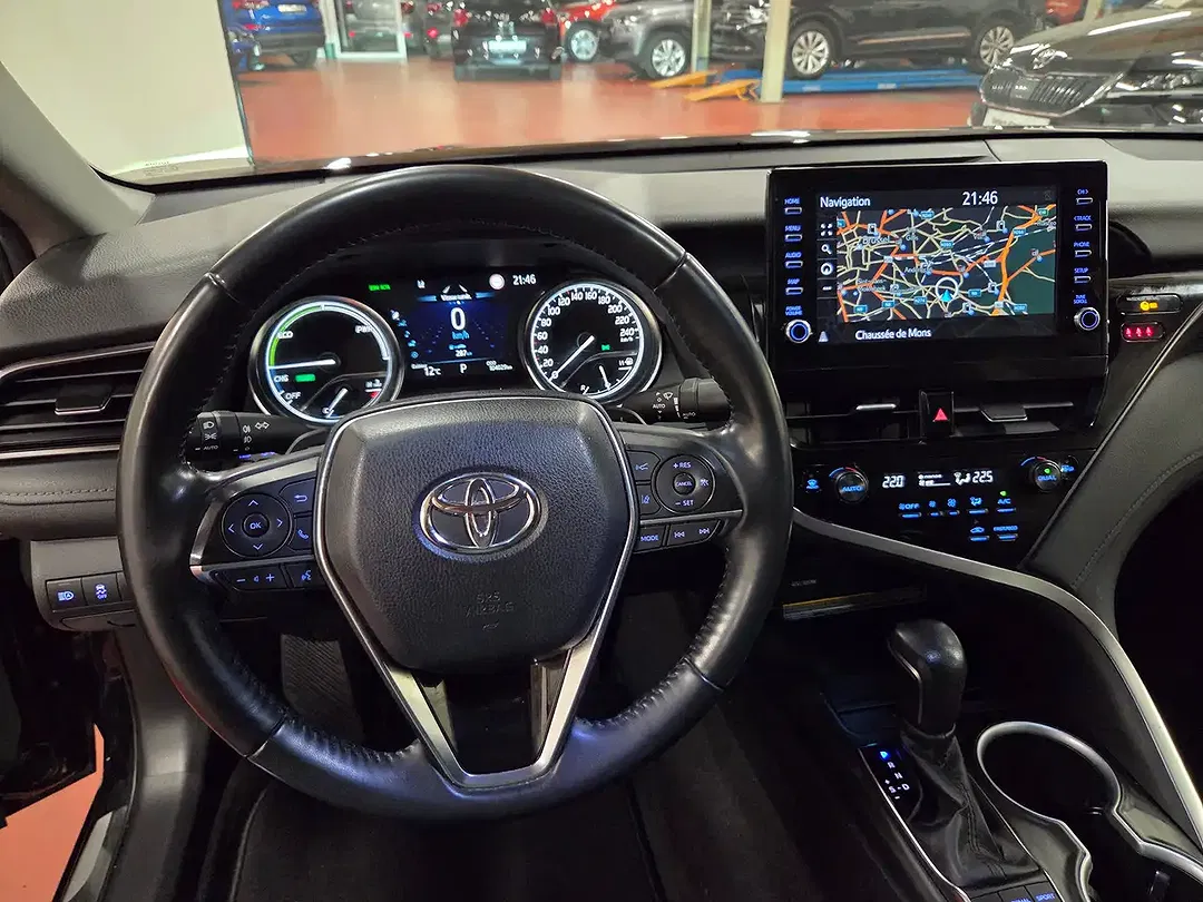 Toyota Camry Hybrid Premium Plus - Thumbnail 15