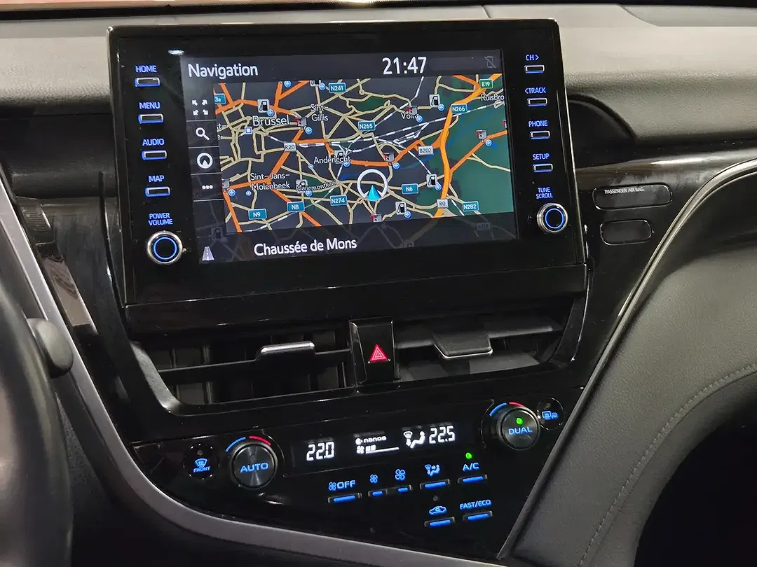 Toyota Camry Hybrid Premium Plus - Thumbnail 19