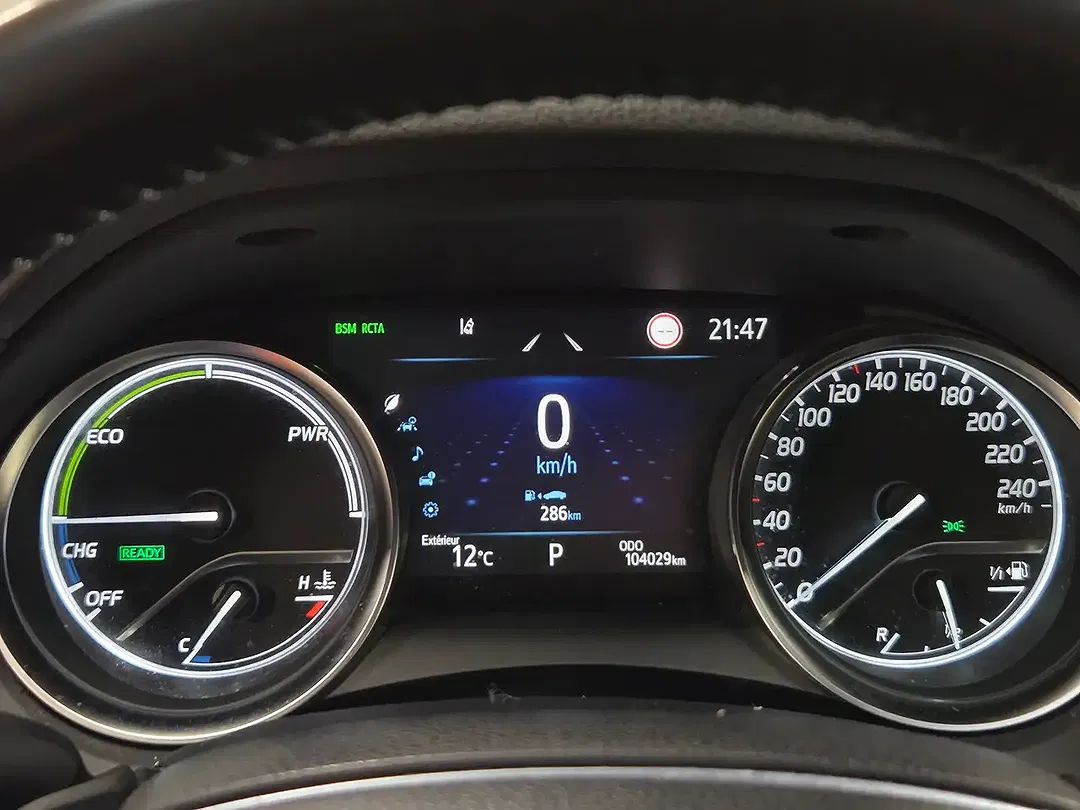 Toyota Camry Hybrid Premium Plus - Thumbnail 20