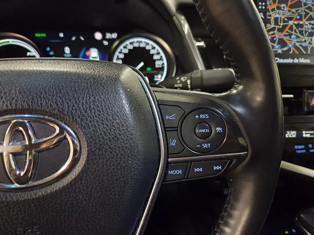 Toyota Camry Hybrid Premium Plus - Thumbnail 22