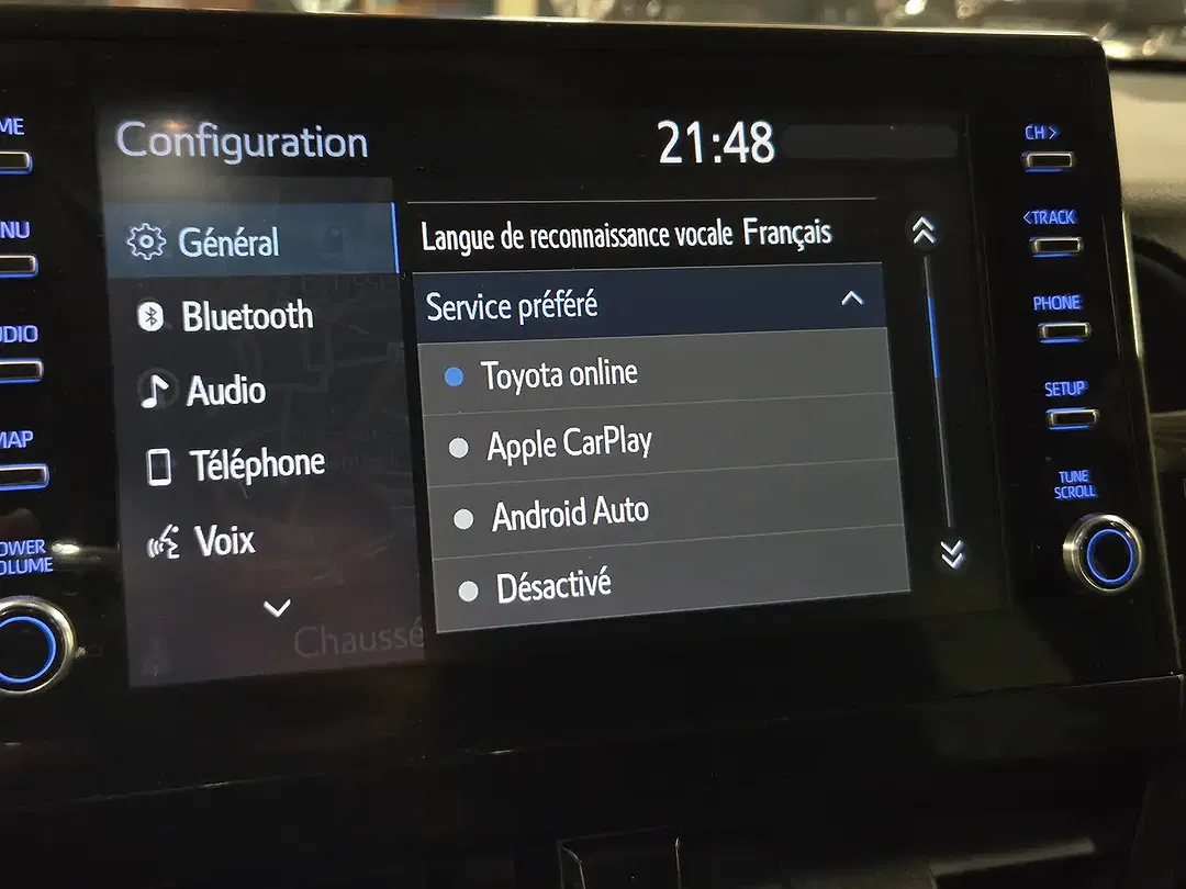 Toyota Camry Hybrid Premium Plus - Thumbnail 24