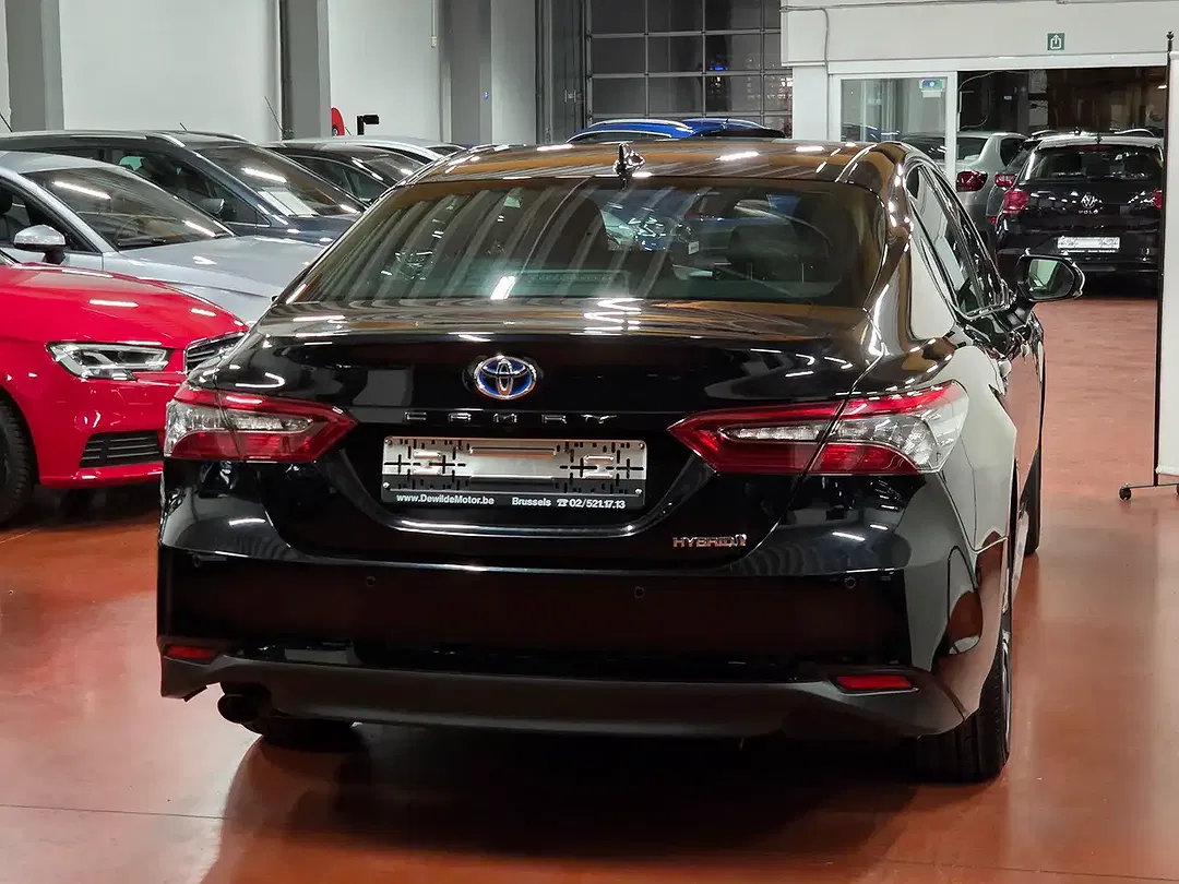 Toyota Camry Hybrid Premium Plus - Thumbnail 4
