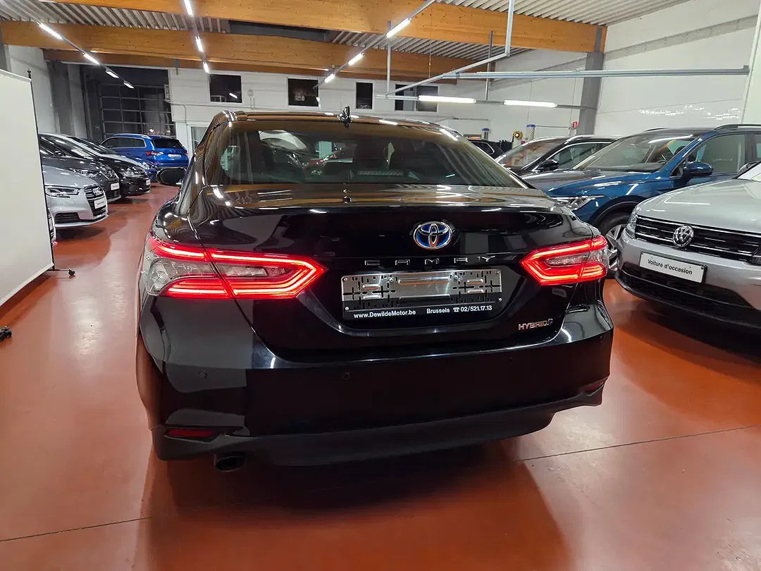 Toyota Camry Hybrid Premium Plus - Thumbnail 8