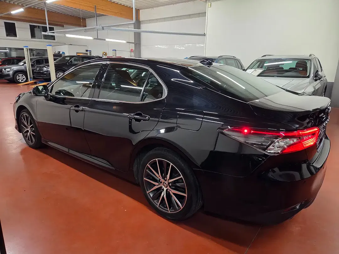 Toyota Camry Hybrid Premium Plus - Thumbnail 9