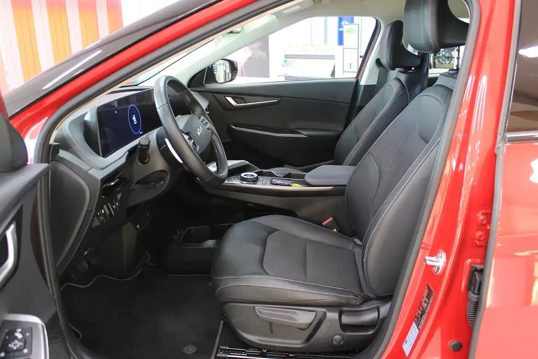 Kia EV6 - Thumbnail 12