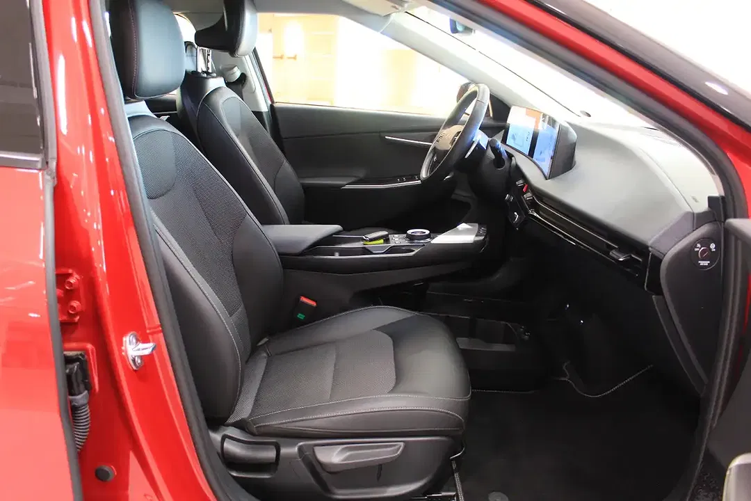 Kia EV6 - Thumbnail 17