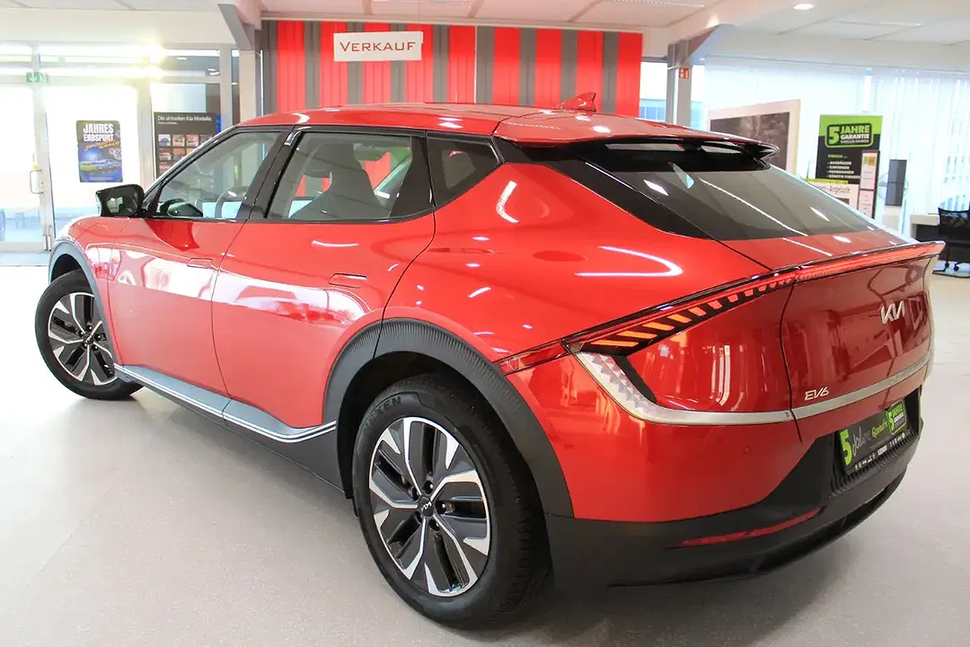 Kia EV6 - Thumbnail 3