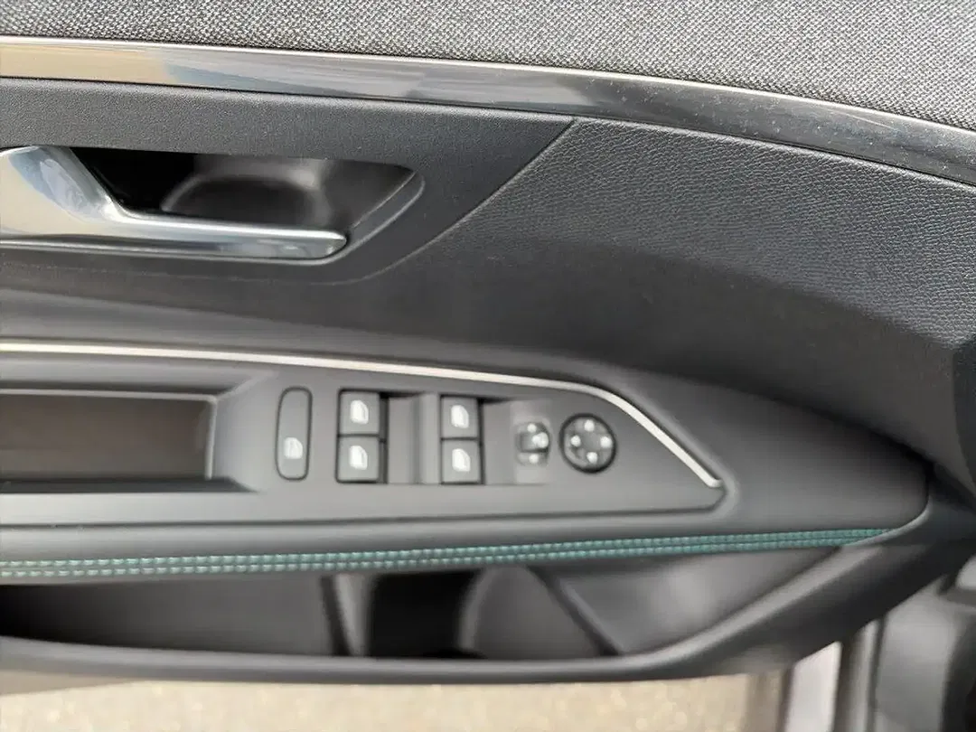 Peugeot 3008 130 PureTech EAT8 Allure Pack - foto 15