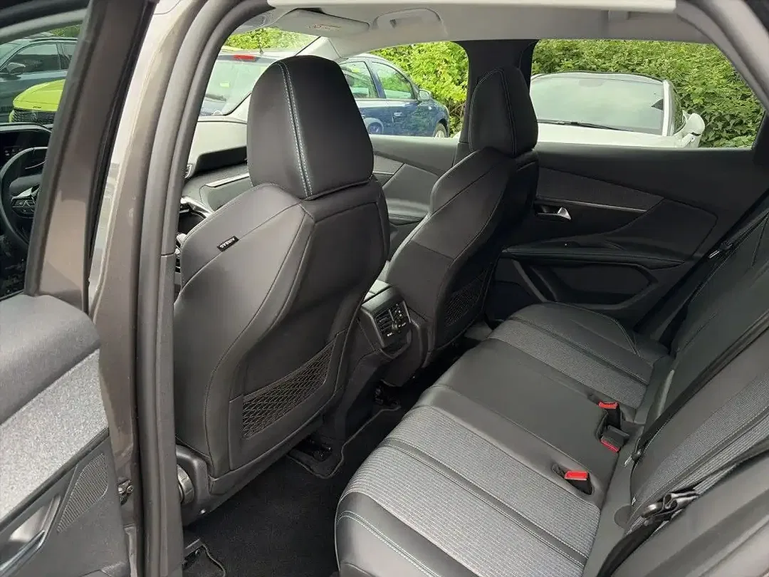 Peugeot 3008 130 PureTech EAT8 Allure Pack - Thumbnail 8