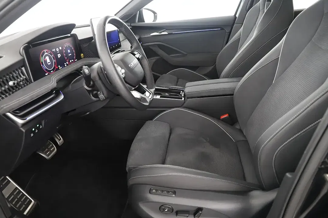 Skoda Superb PHEV Combi - Thumbnail 8