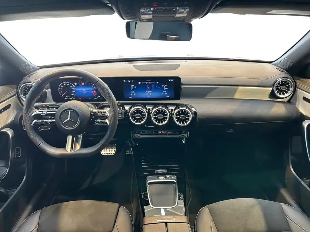 Mercedes-Benz CLA 200 AMG MBUX Night - foto 14
