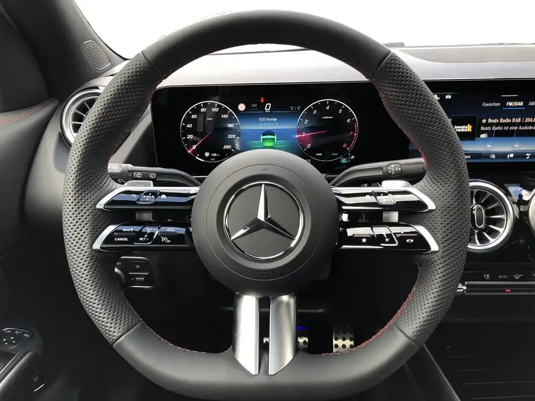 Mercedes-Benz GLA 200 AMG MBUX Night - Thumbnail 11