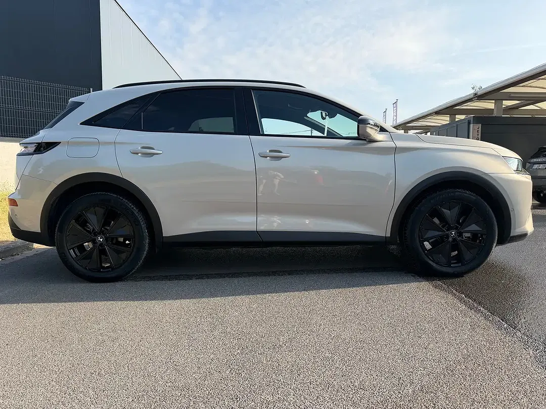 DS Automobiles DS 7 Crossback - Thumbnail 3