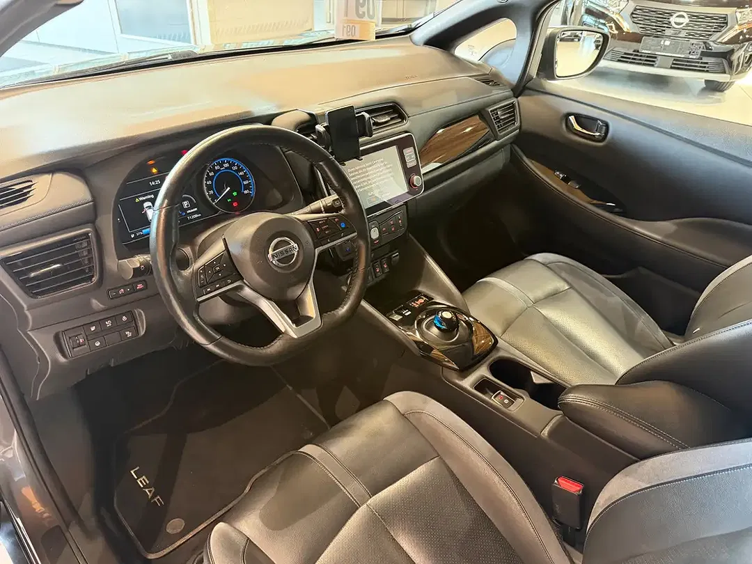 Nissan Leaf Tekna - Thumbnail 9