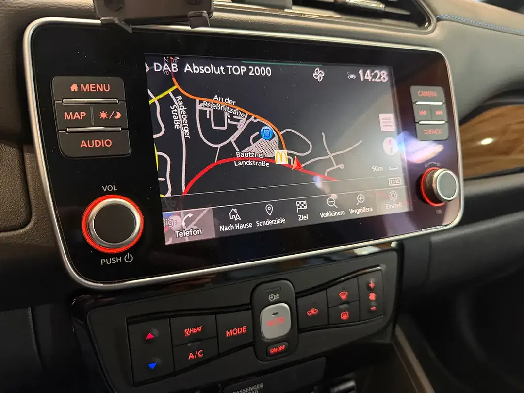 Nissan Leaf Tekna - Thumbnail 18
