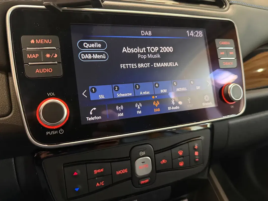 Nissan Leaf Tekna - Thumbnail 19