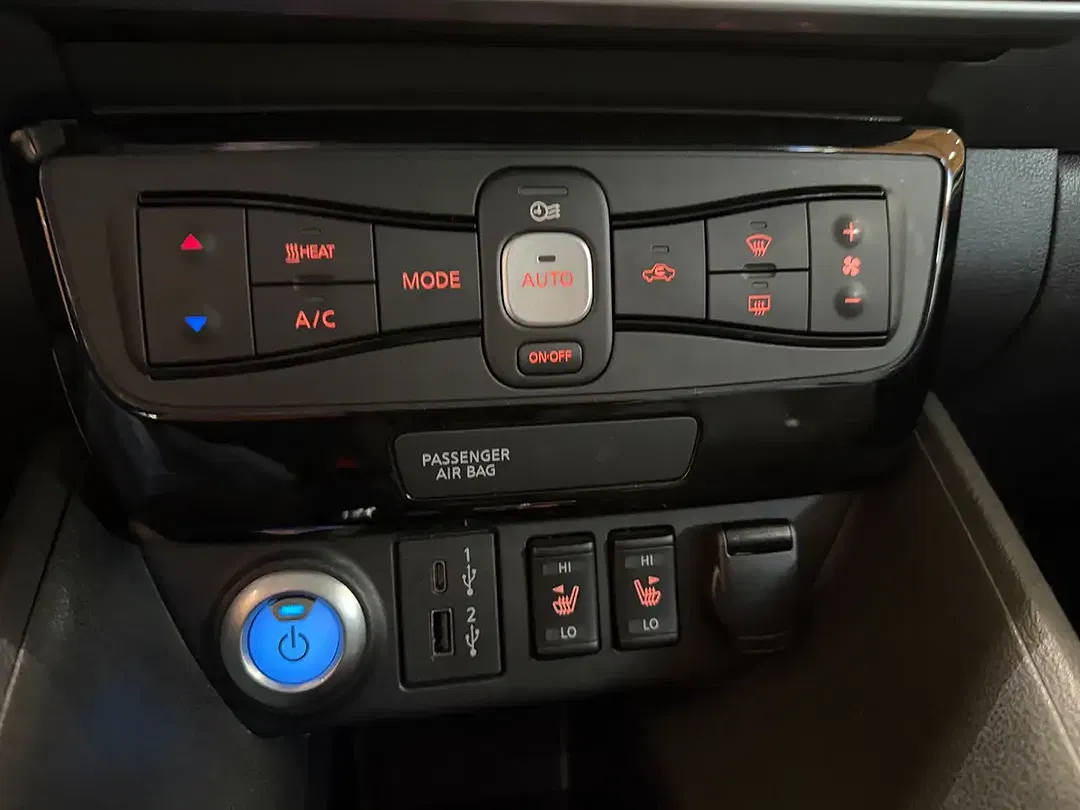 Nissan Leaf Tekna - Thumbnail 22