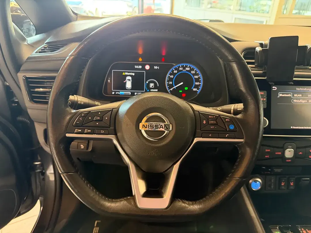 Nissan Leaf Tekna - Thumbnail 24