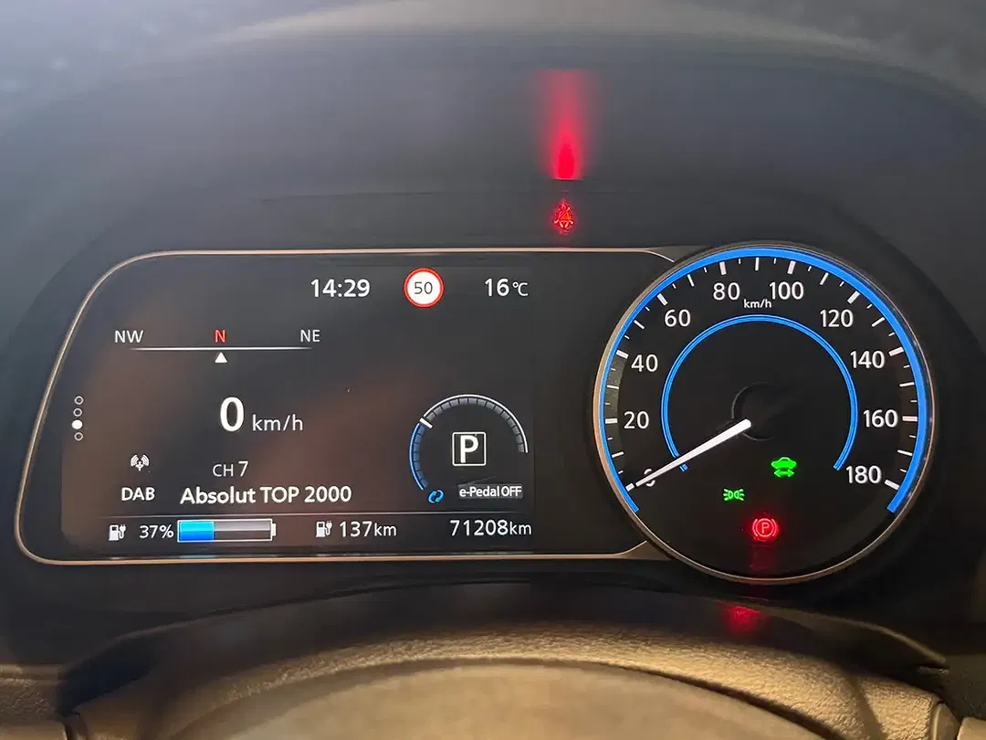 Nissan Leaf Tekna - Thumbnail 25