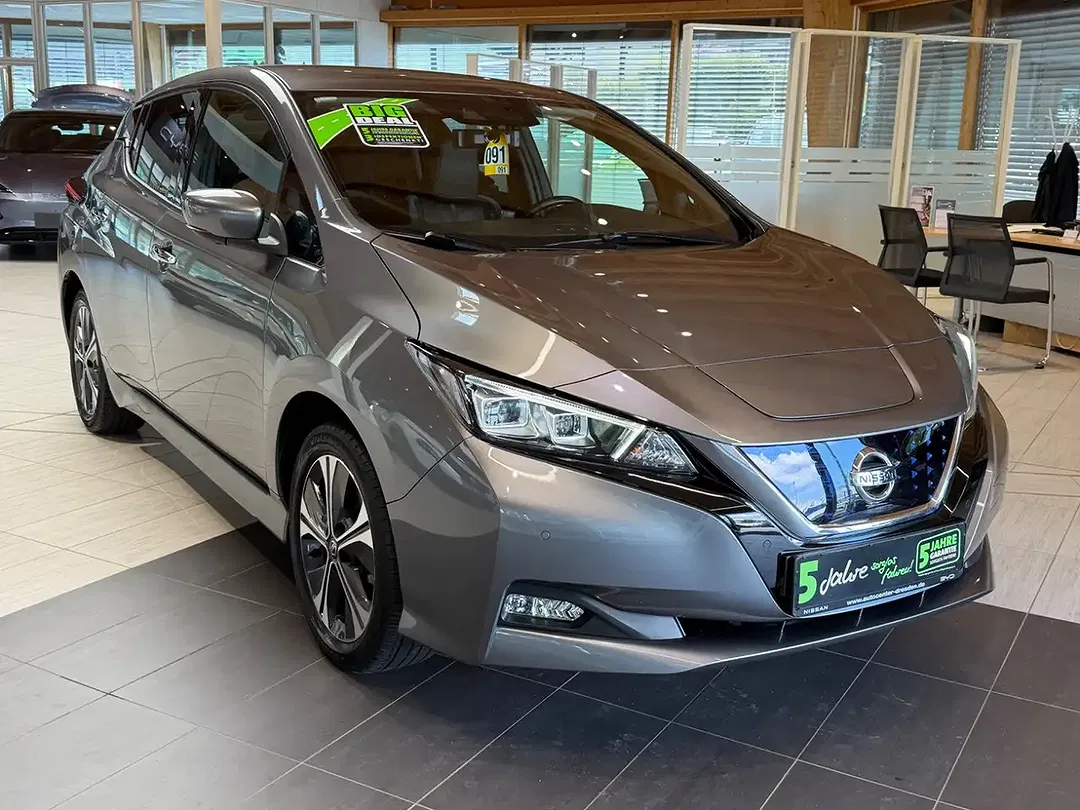Nissan Leaf Tekna - Thumbnail 4