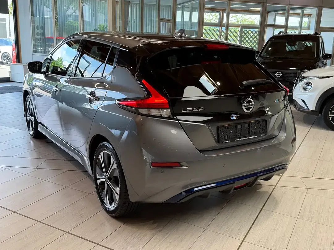 Nissan Leaf Tekna - Thumbnail 8