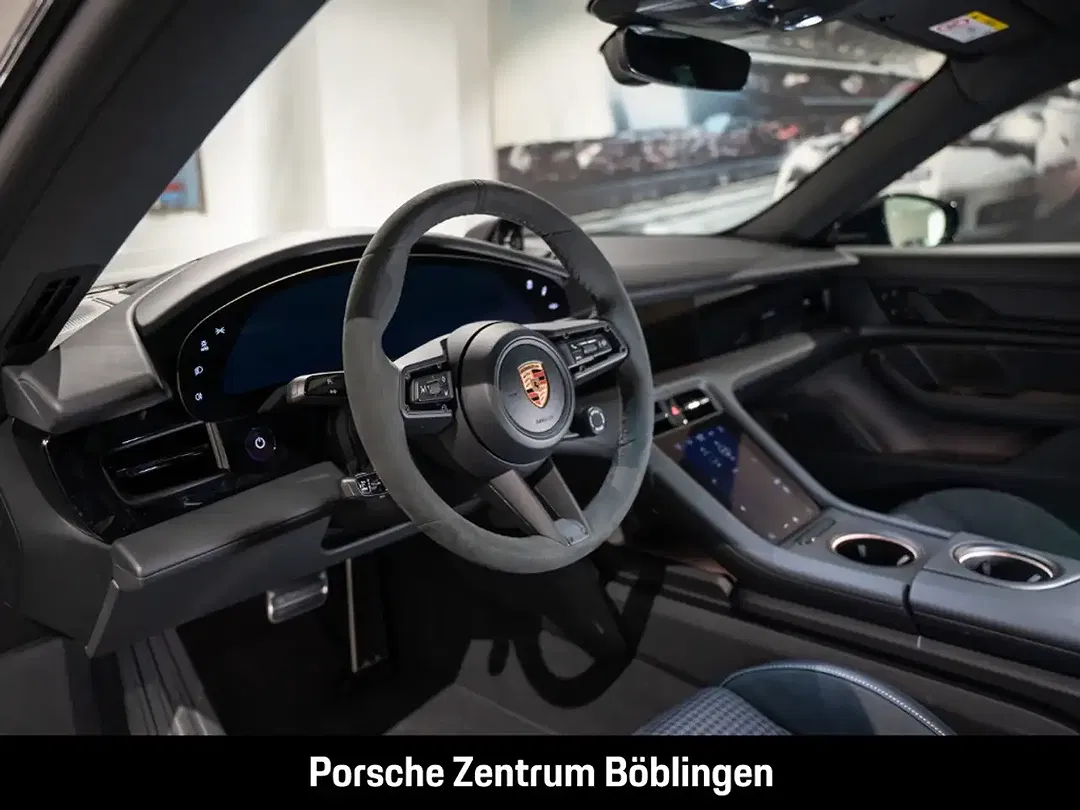 Porsche Taycan Edition - Thumbnail 4