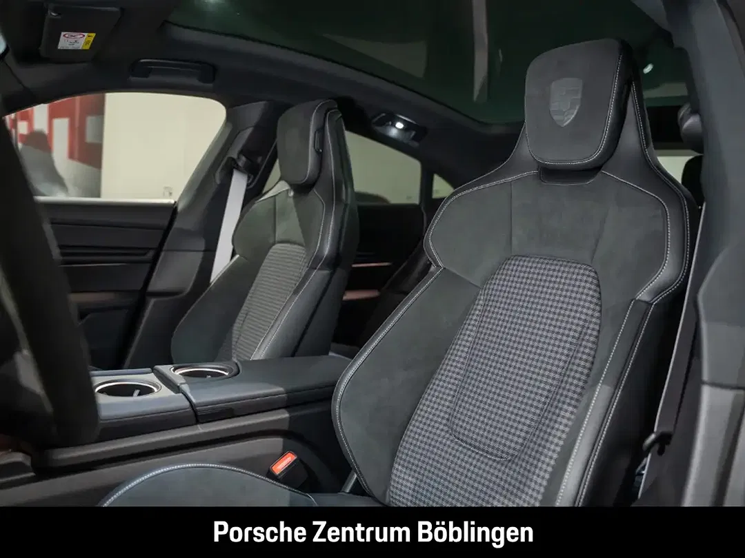 Porsche Taycan Edition - Thumbnail 5
