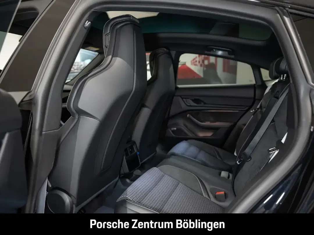 Porsche Taycan Edition - Thumbnail 8
