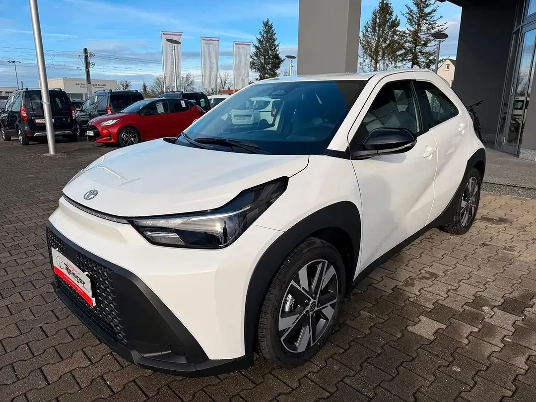Toyota Aygo 1.5 Hybrid Active - foto 1