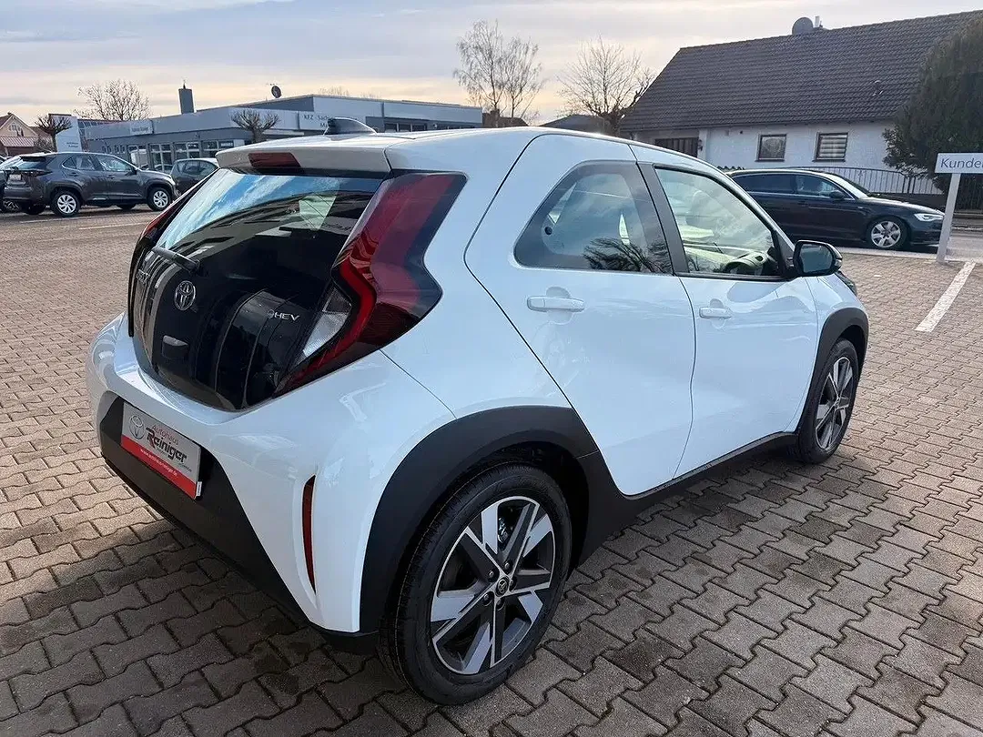 Toyota Aygo 1.5 Hybrid Active - Thumbnail 4