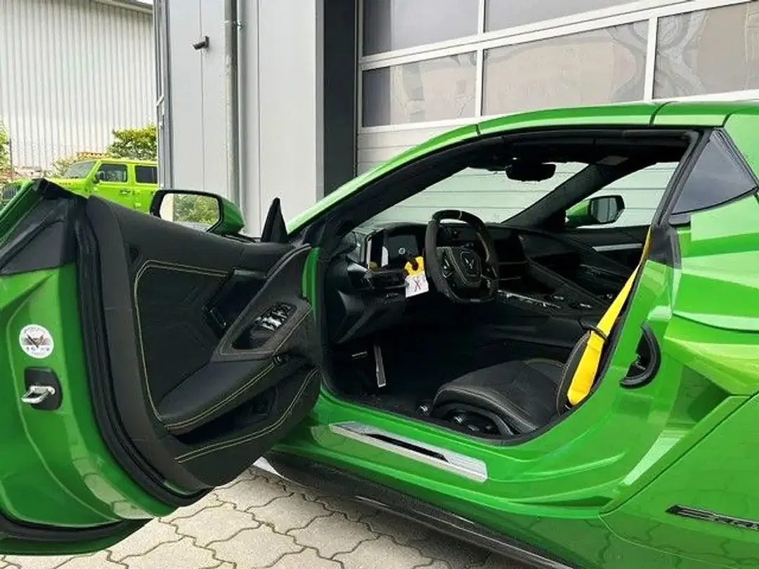 Corvette C8 E-Ray Convertible 3LZ - Thumbnail 13