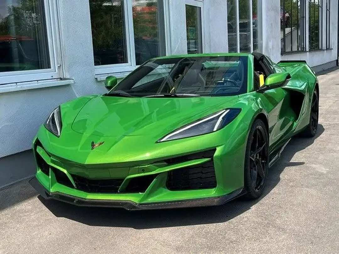 Corvette C8 E-Ray Convertible 3LZ - Thumbnail 5