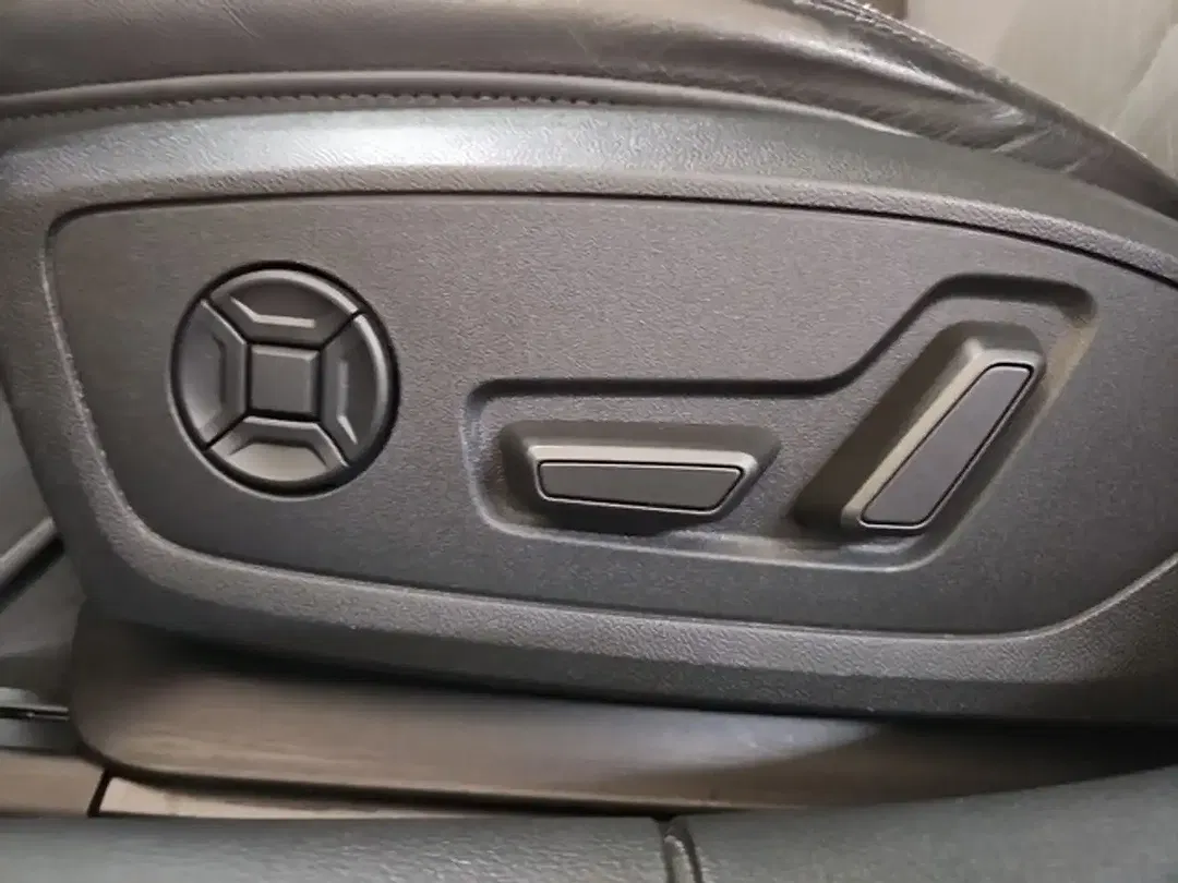 Audi A6 Avant design - Thumbnail 5