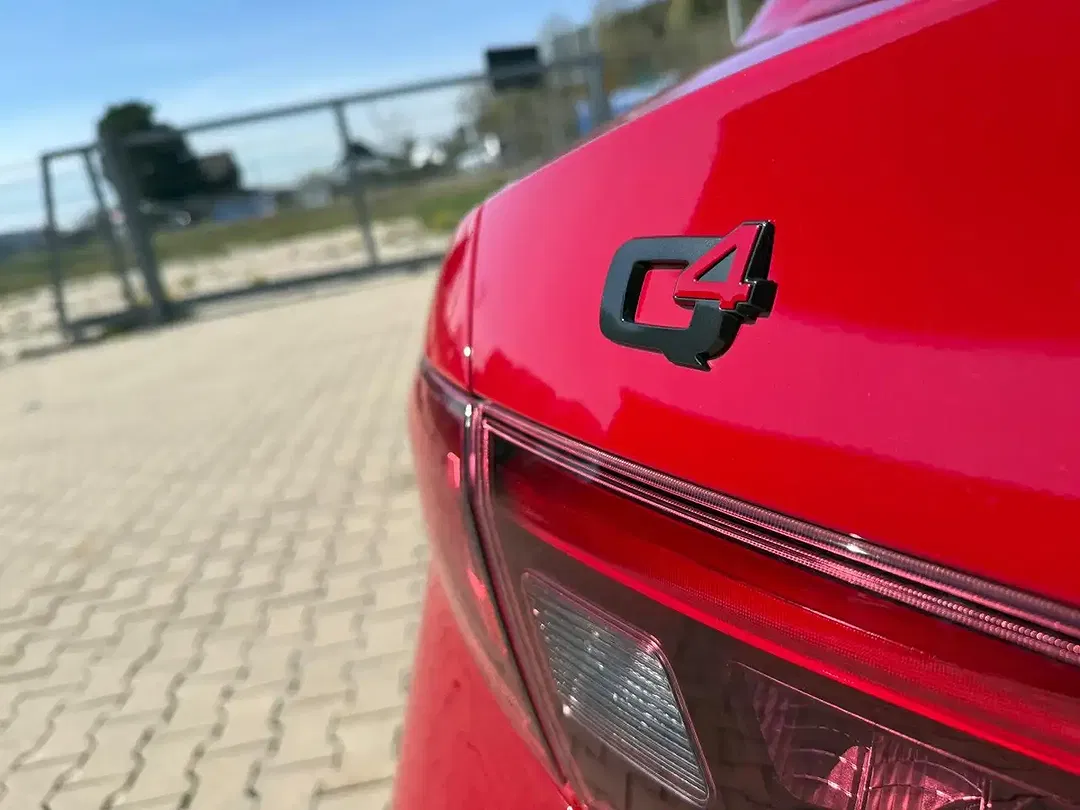 Alfa Romeo Giulia Q4 Veloce - Thumbnail 10
