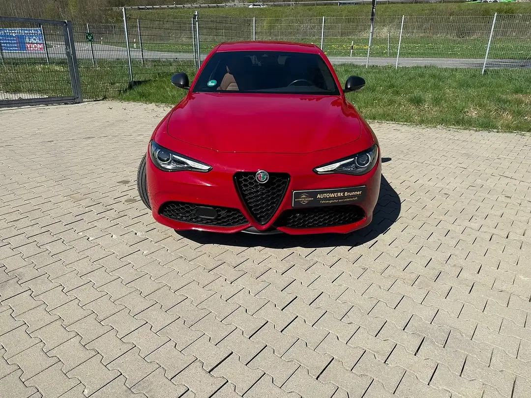 Alfa Romeo Giulia Q4 Veloce - foto 2