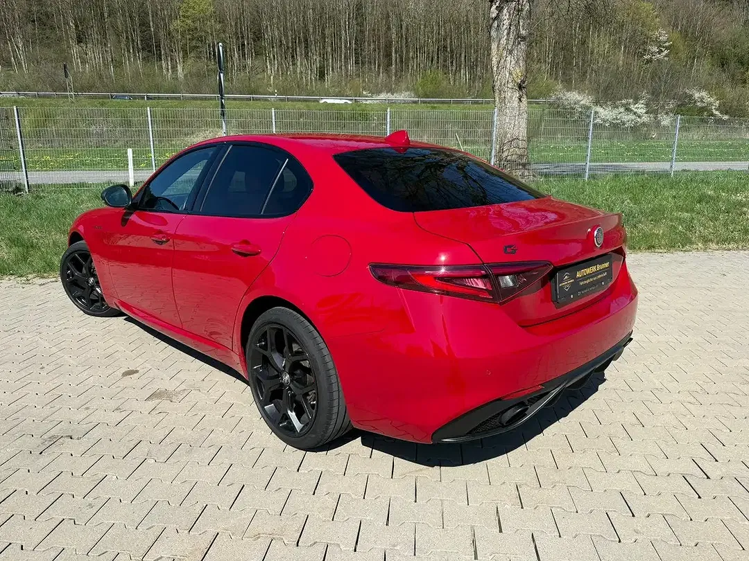 Alfa Romeo Giulia Q4 Veloce - Thumbnail 8
