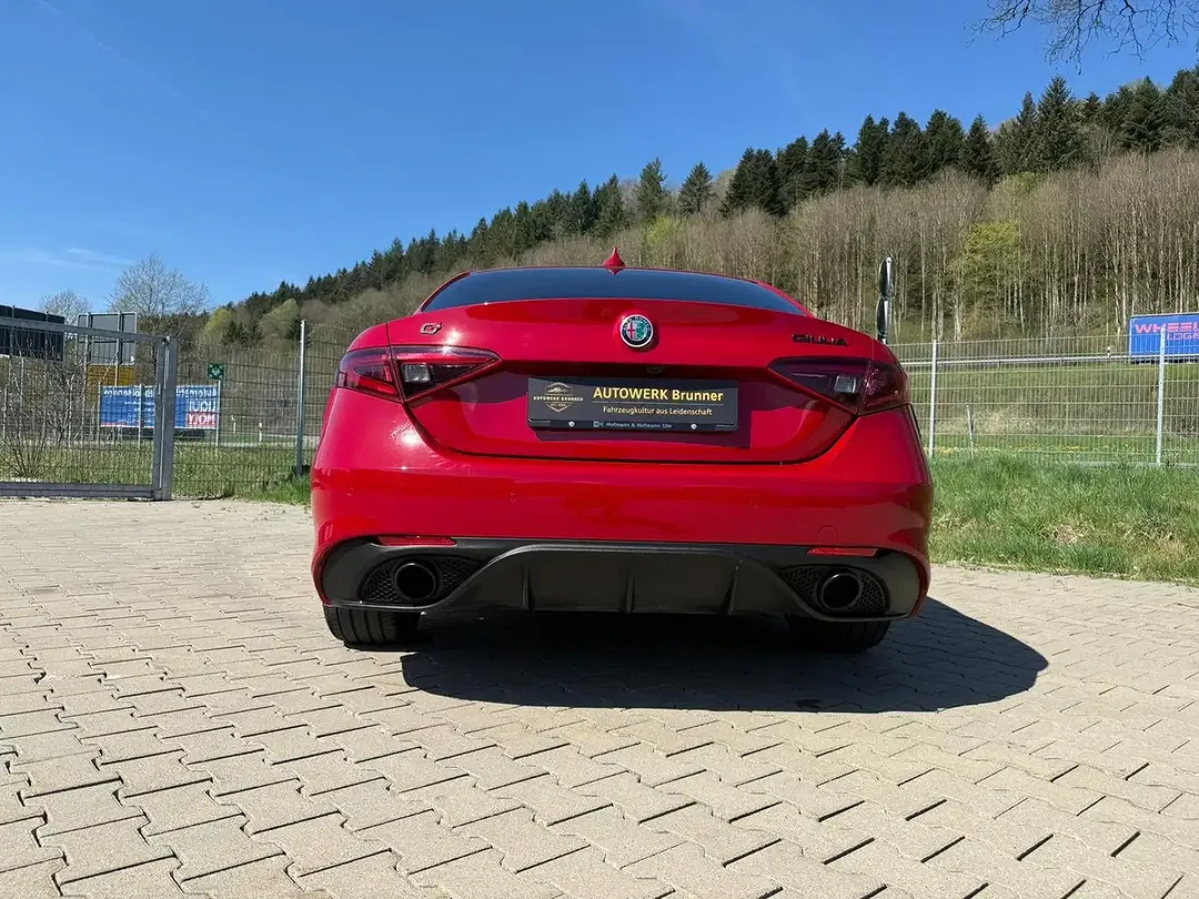 Alfa Romeo Giulia Q4 Veloce - Thumbnail 9