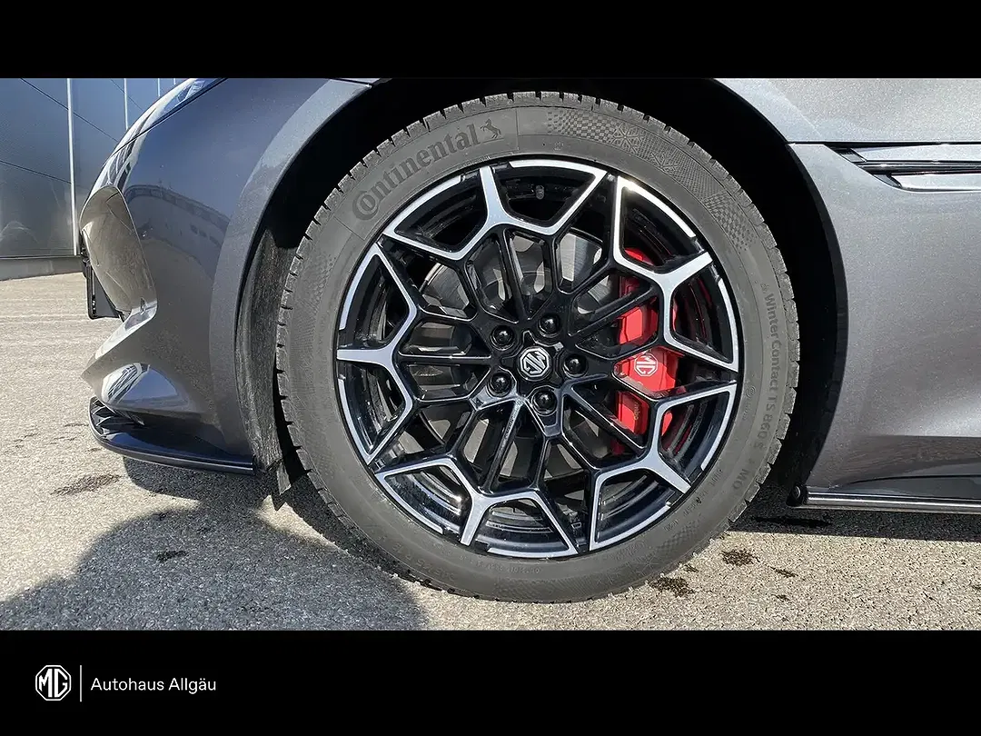 MG Cyberster - Thumbnail 11