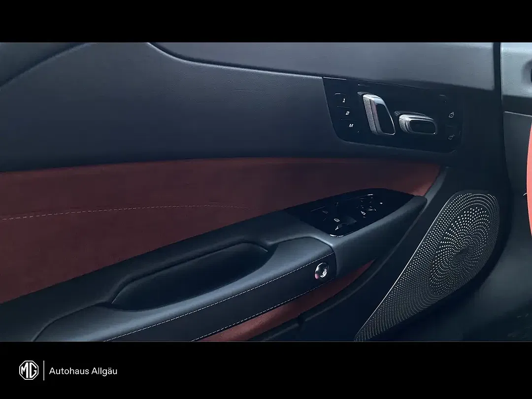 MG Cyberster - Thumbnail 14