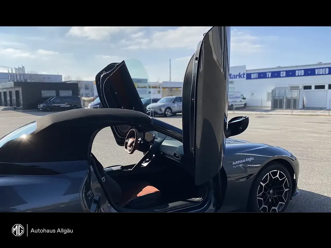 MG Cyberster - Thumbnail 6