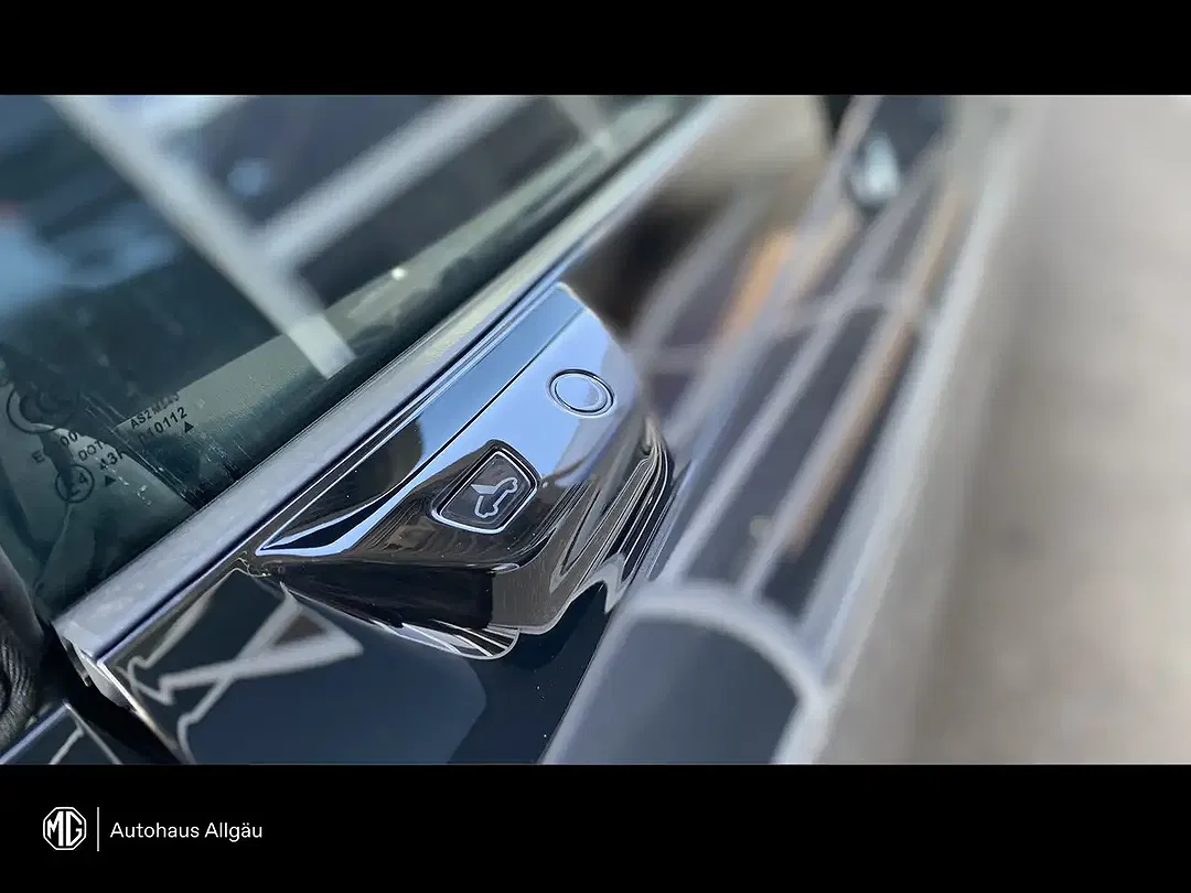 MG Cyberster - Thumbnail 8