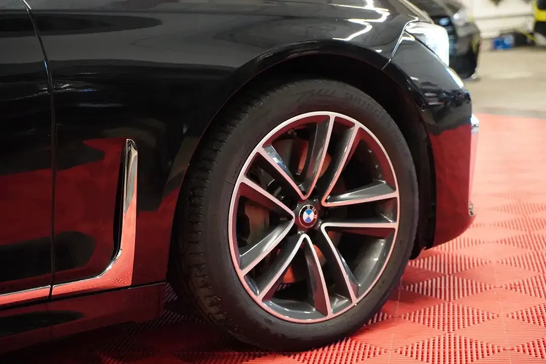 BMW 740 xDrive M - Thumbnail 6
