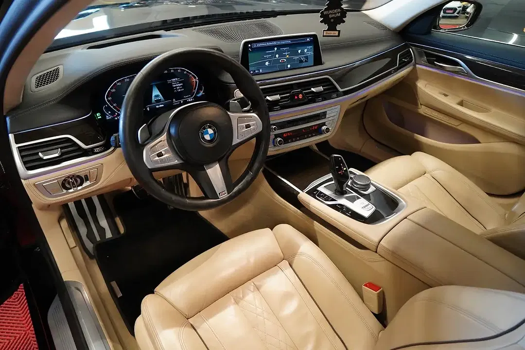BMW 740 xDrive M - Thumbnail 7