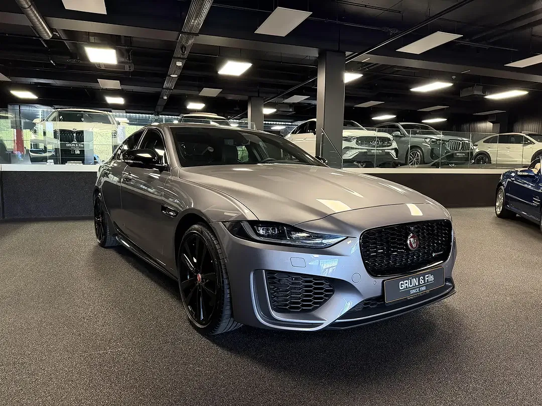 Jaguar XE P300 4x4 R-Dynamic - foto 1