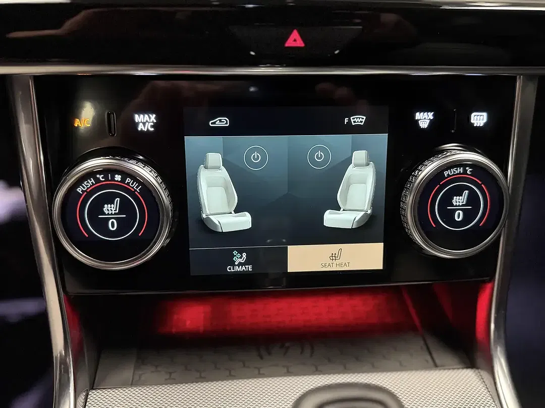 Jaguar XE P300 4x4 R-Dynamic - Thumbnail 14