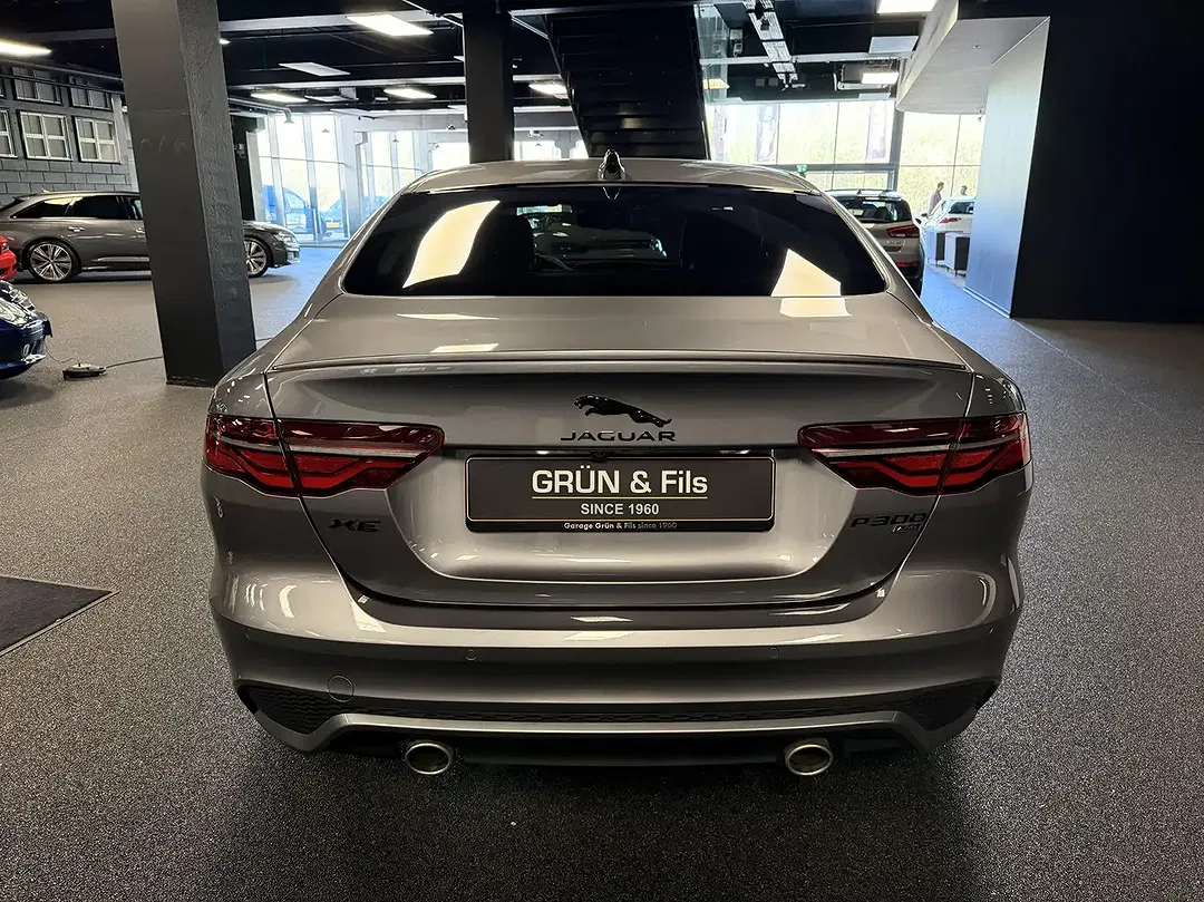 Jaguar XE P300 4x4 R-Dynamic - Thumbnail 6